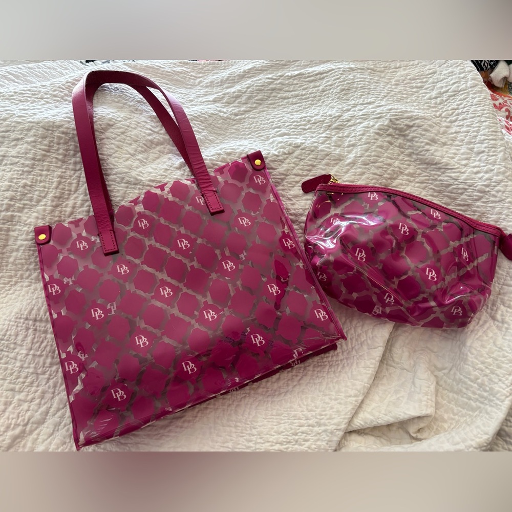 Dooney and Bourke, Plastic, Logo Set